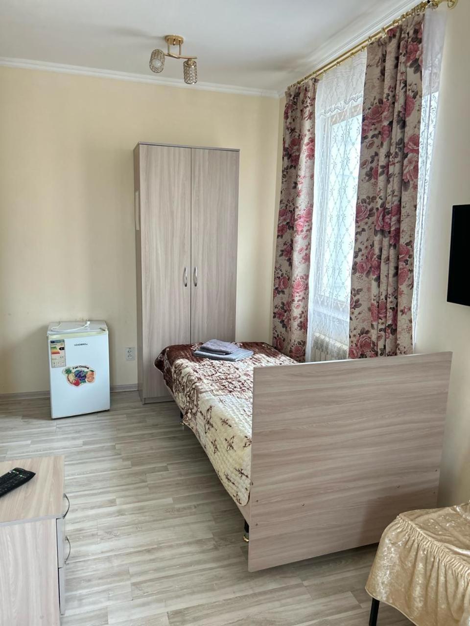 Талисман Hotel Aktau  Kültér fotó