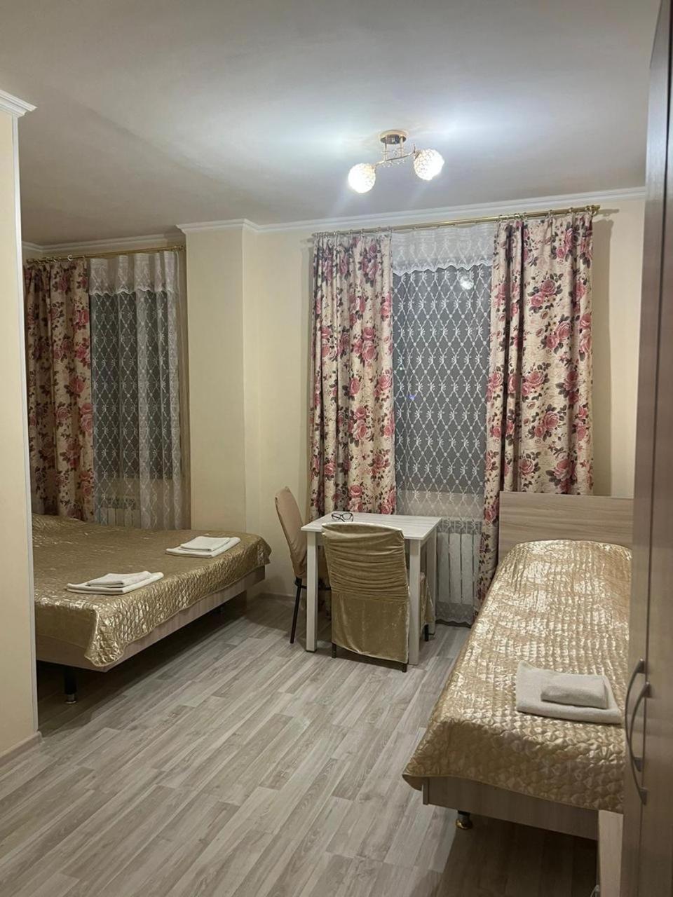 Талисман Hotel Aktau  Kültér fotó